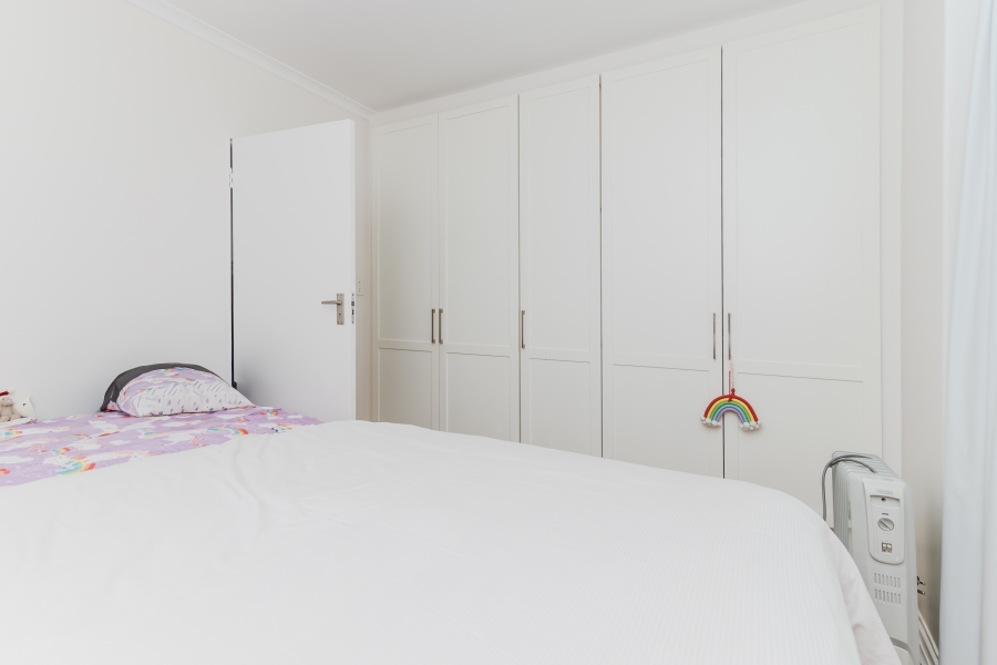 2 Bedroom Property for Sale in Vredehoek Western Cape